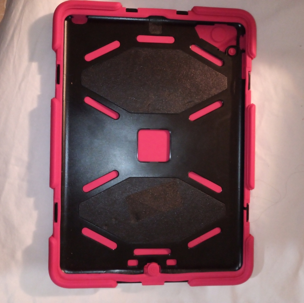 Survivor IPad case - Picture 2 of 3